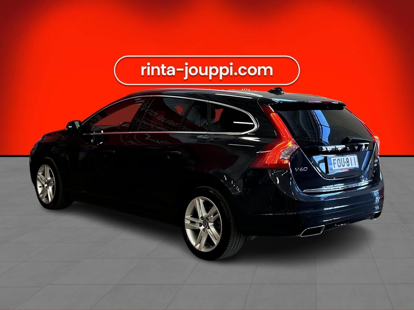 VOLVO V60 2015