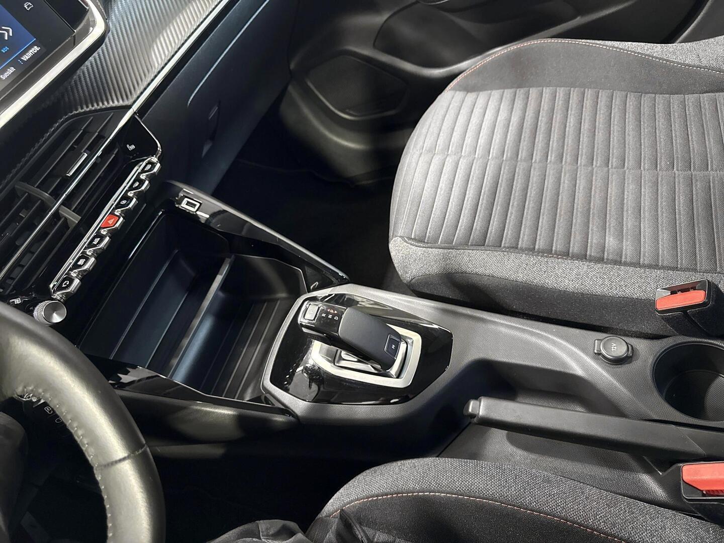 PEUGEOT 208 2022