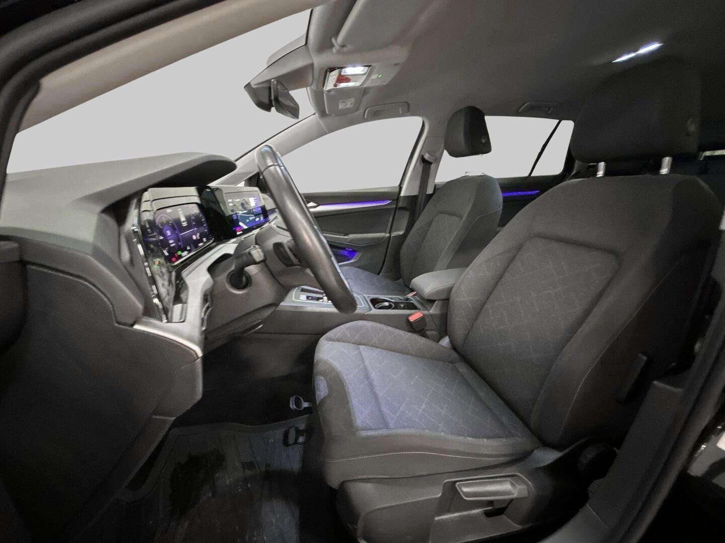 VOLKSWAGEN Golf 2021