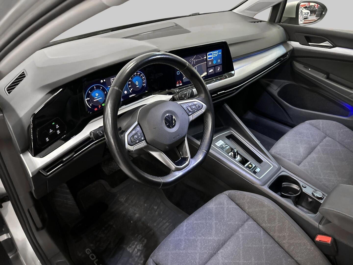 VOLKSWAGEN Golf 2021