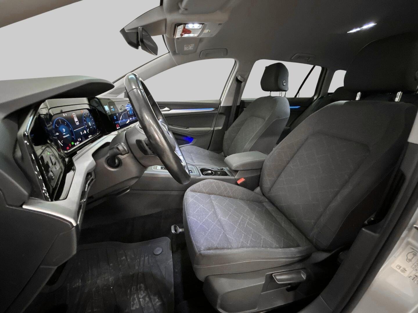 VOLKSWAGEN Golf 2021