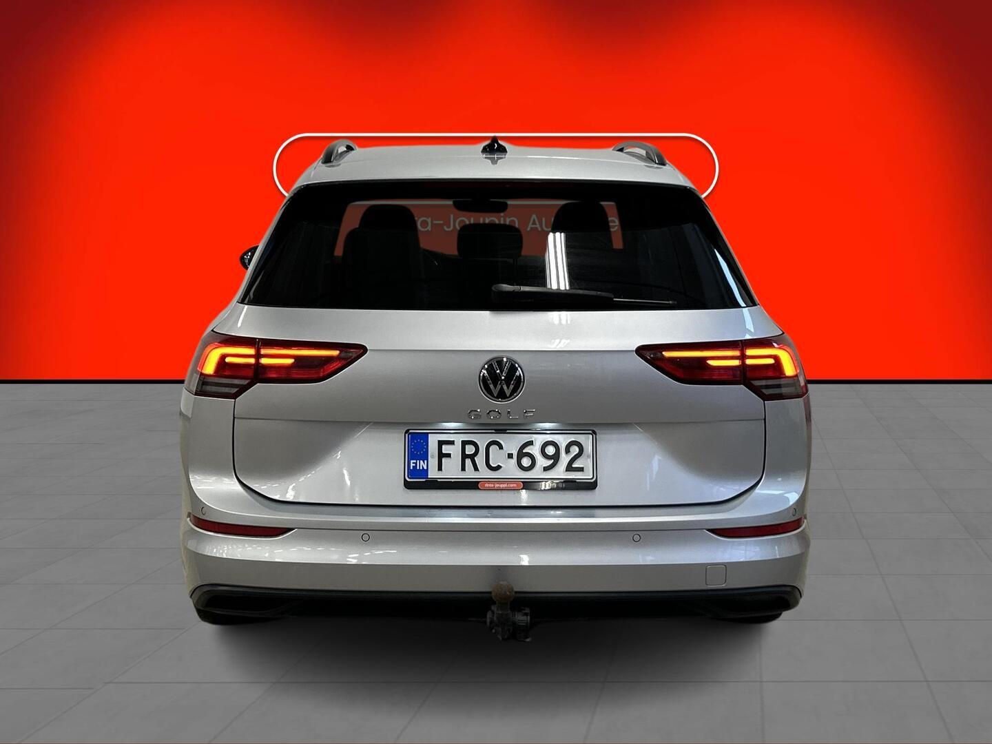 VOLKSWAGEN Golf 2021