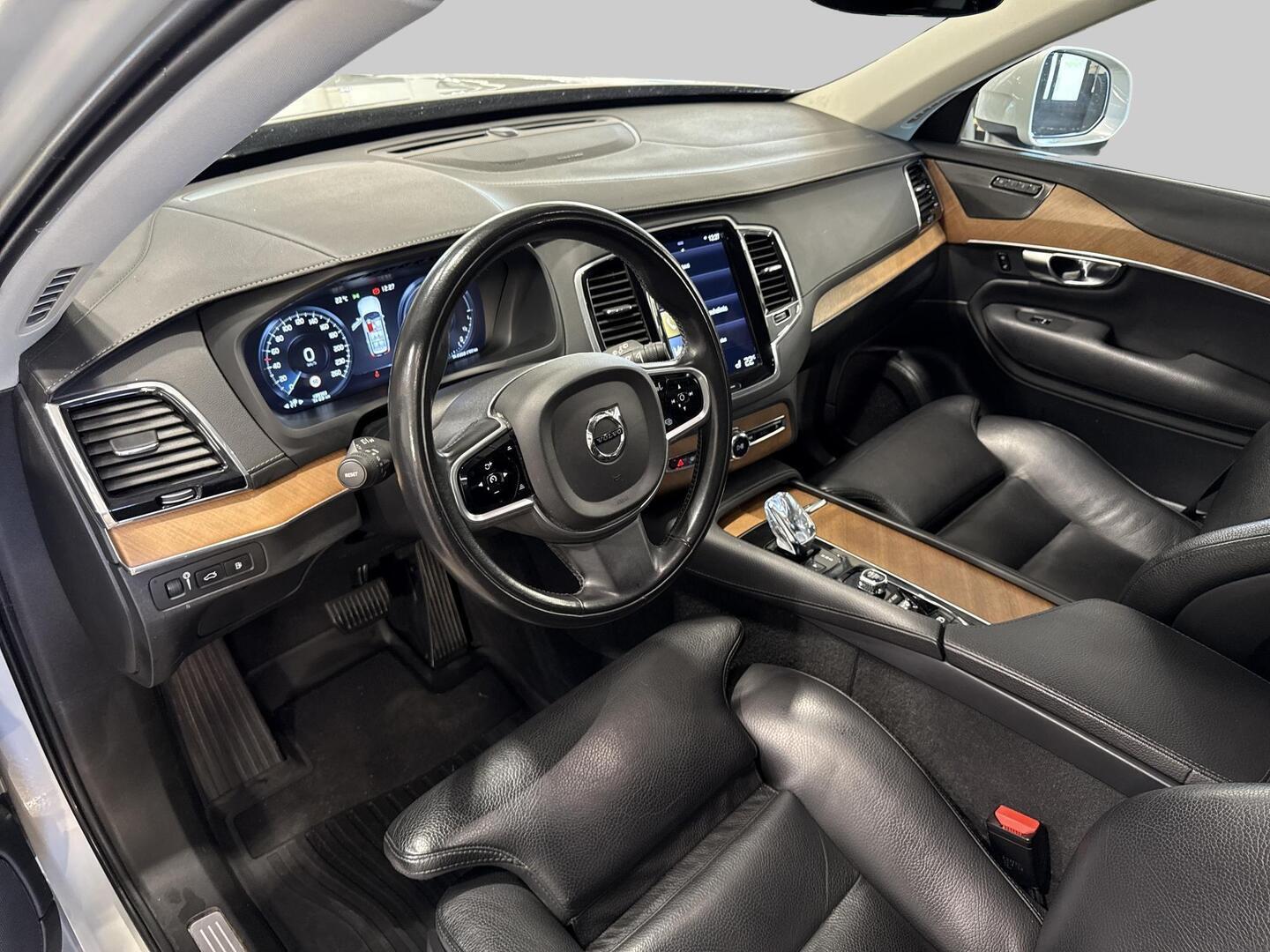 VOLVO XC90 2020