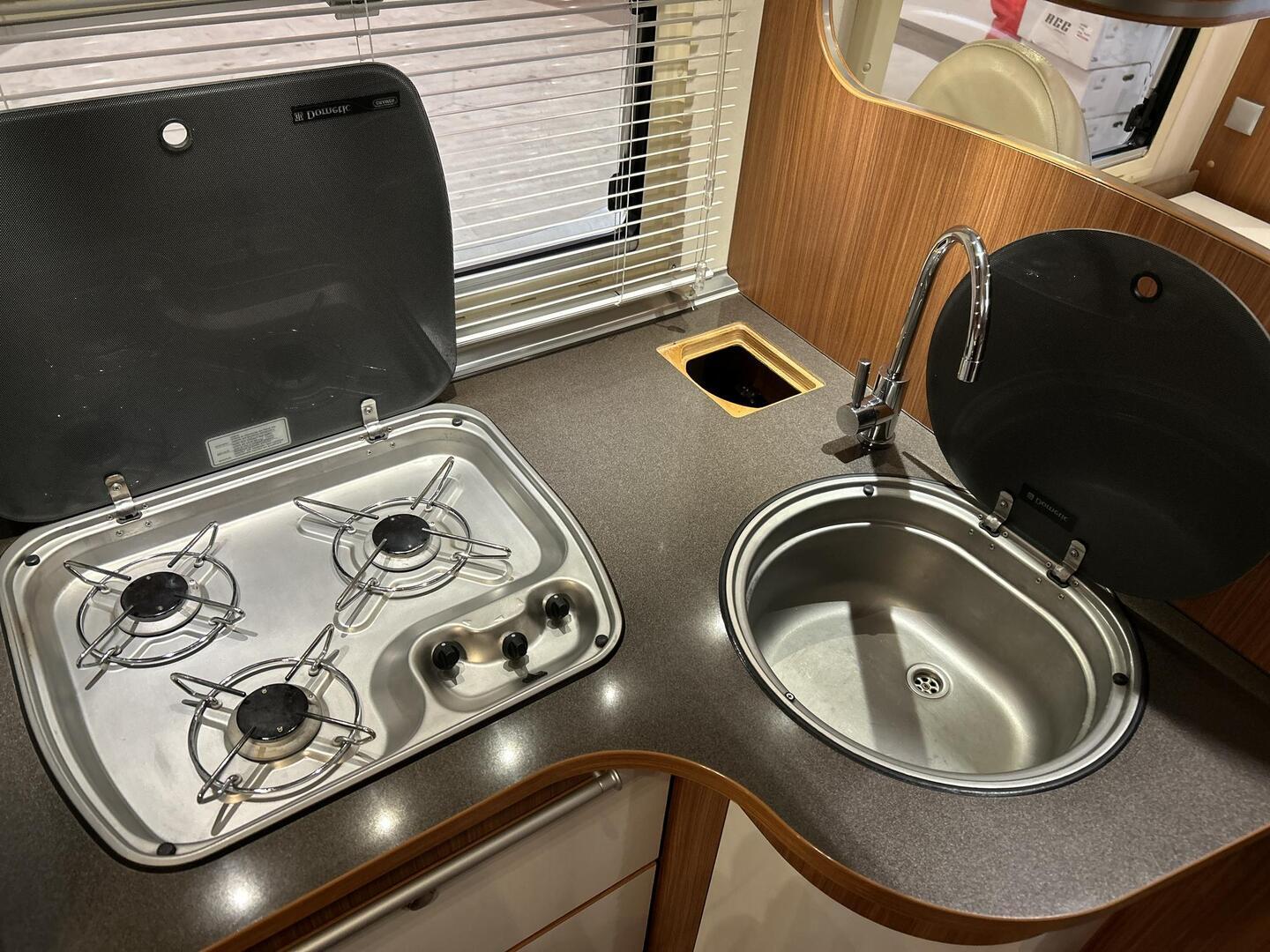 ADRIA Coral S 670SL Supreme 2010