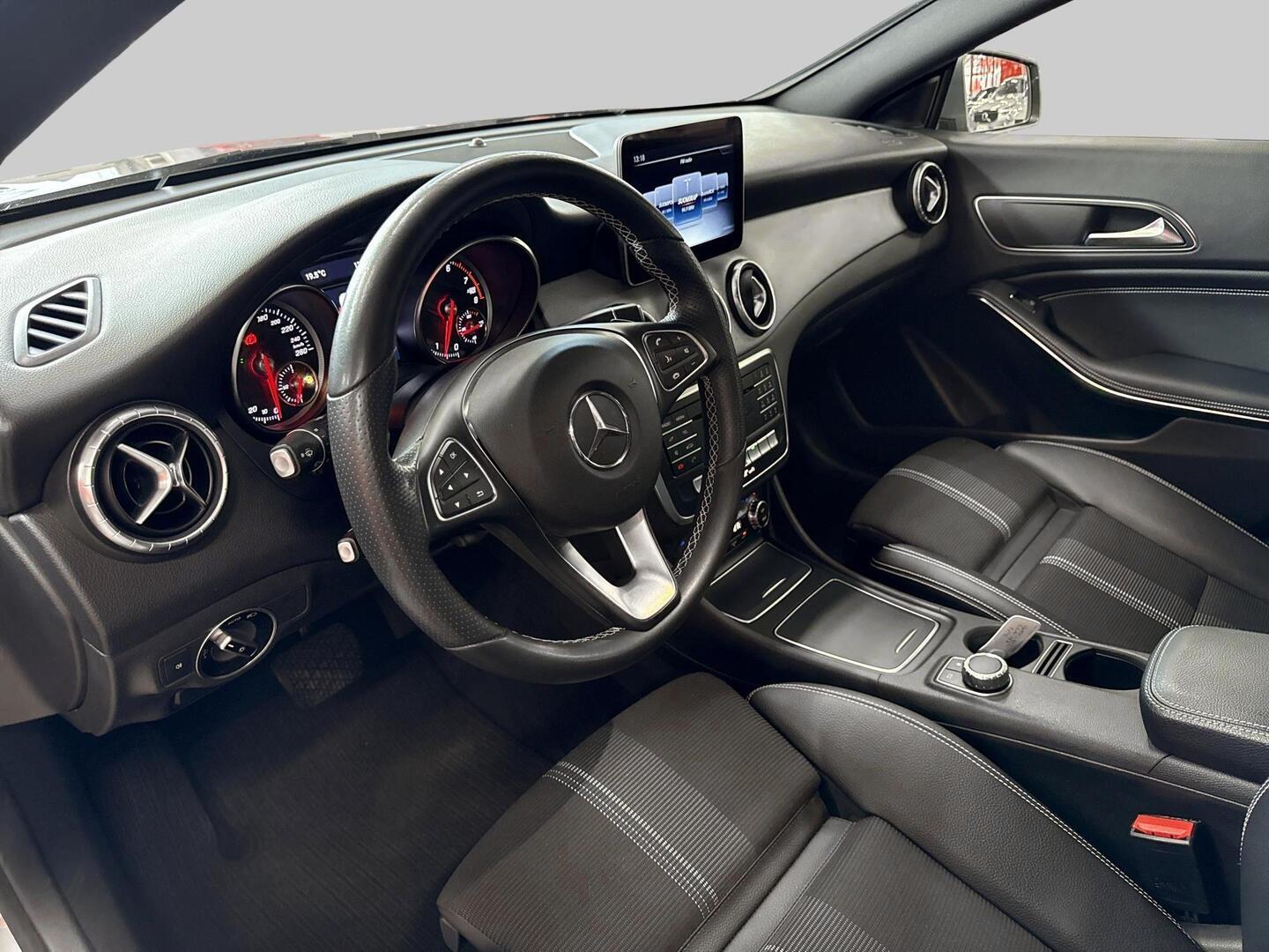 MERCEDES-BENZ CLA 2018