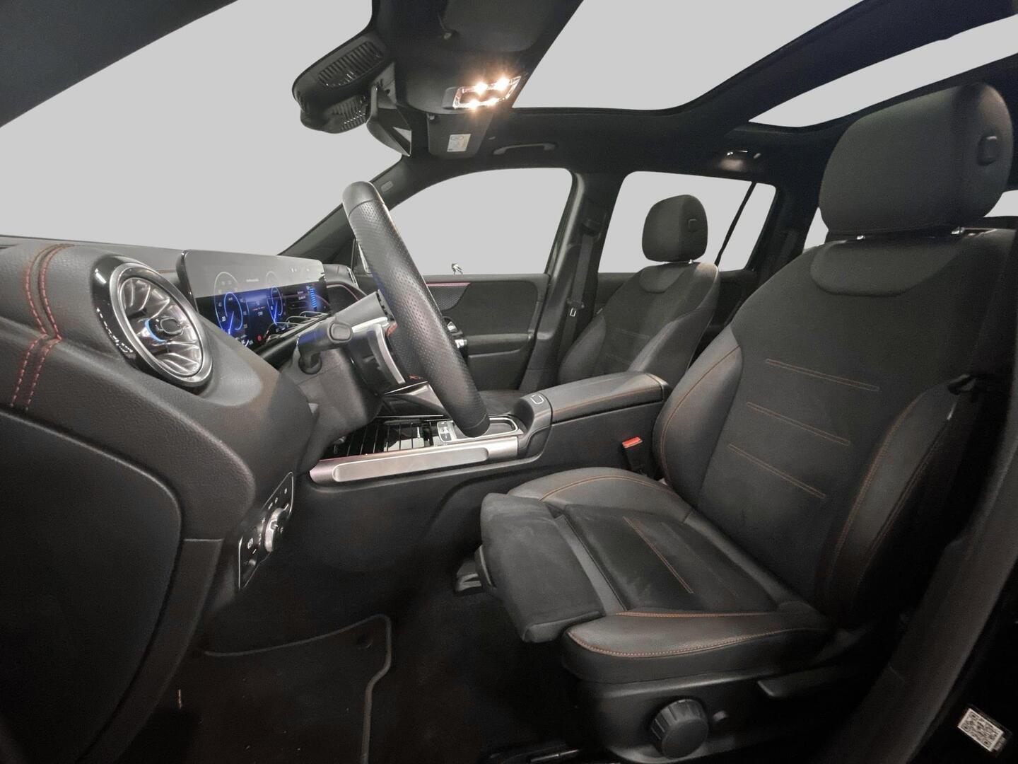 MERCEDES-BENZ EQB 2025