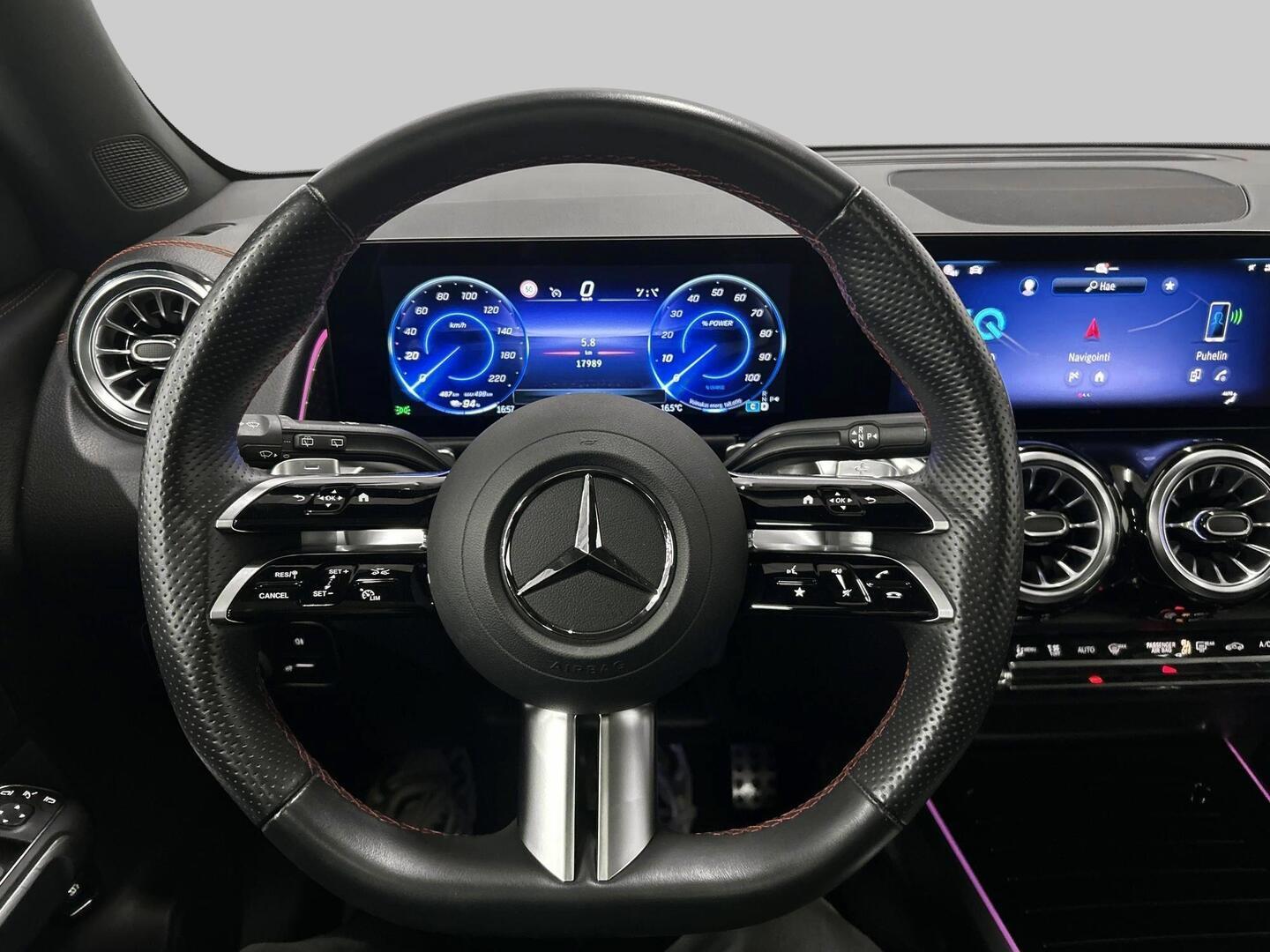 MERCEDES-BENZ EQB 2025