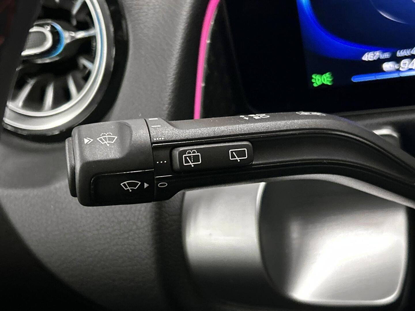 MERCEDES-BENZ EQB 2025