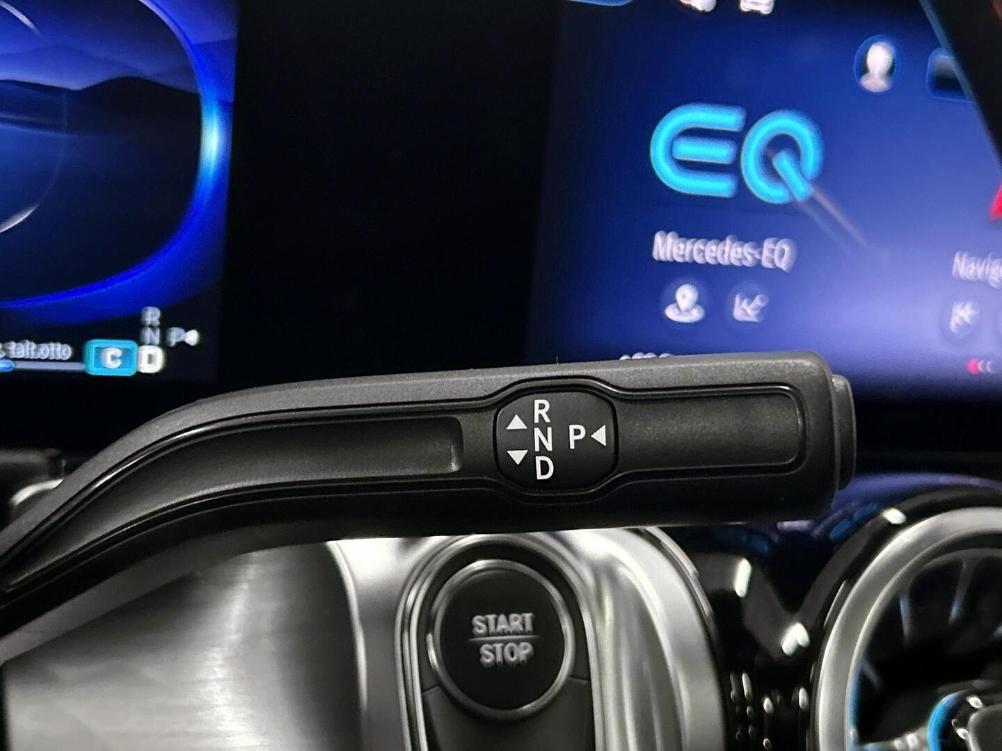 MERCEDES-BENZ EQB 2025