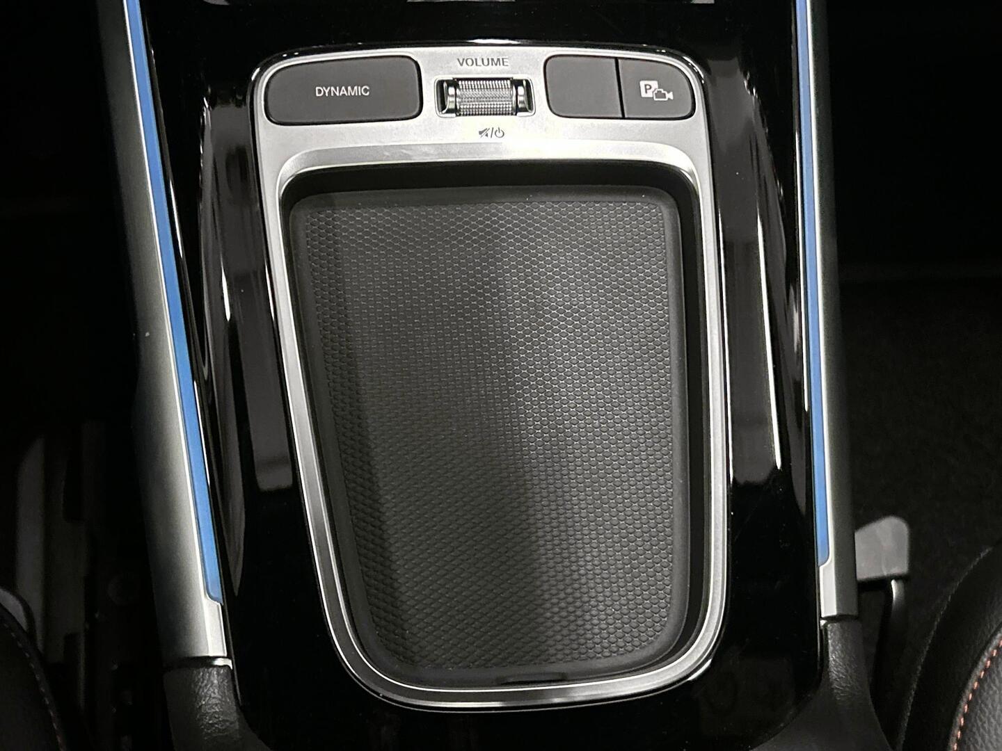 MERCEDES-BENZ EQB 2025