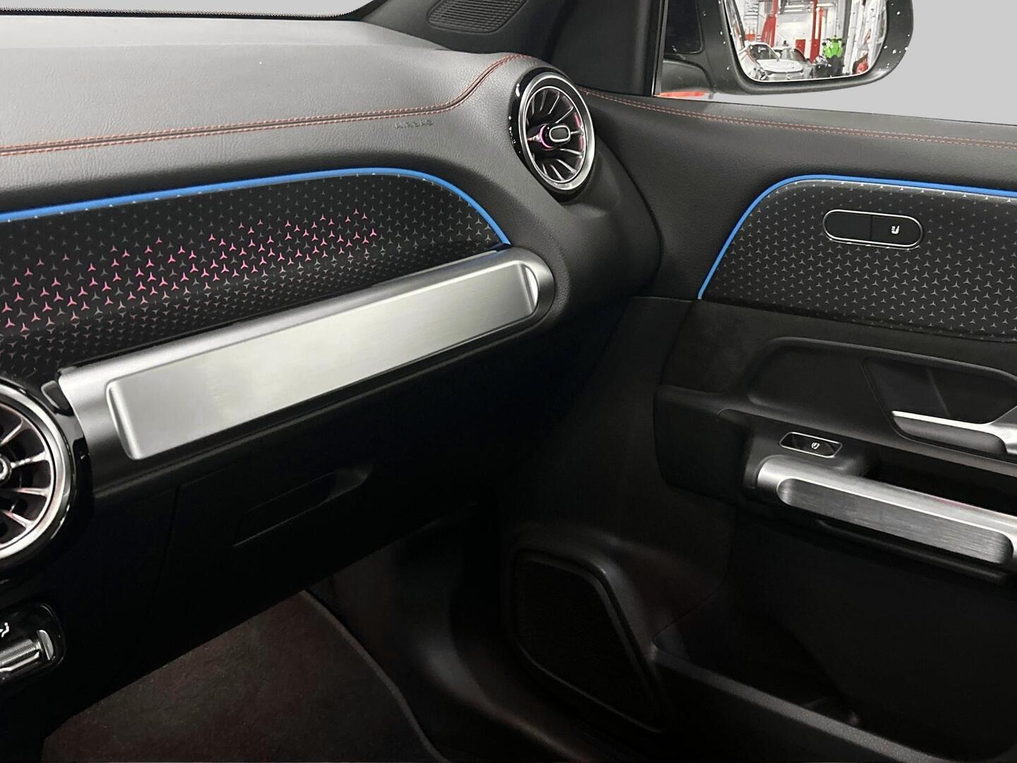 MERCEDES-BENZ EQB 2025