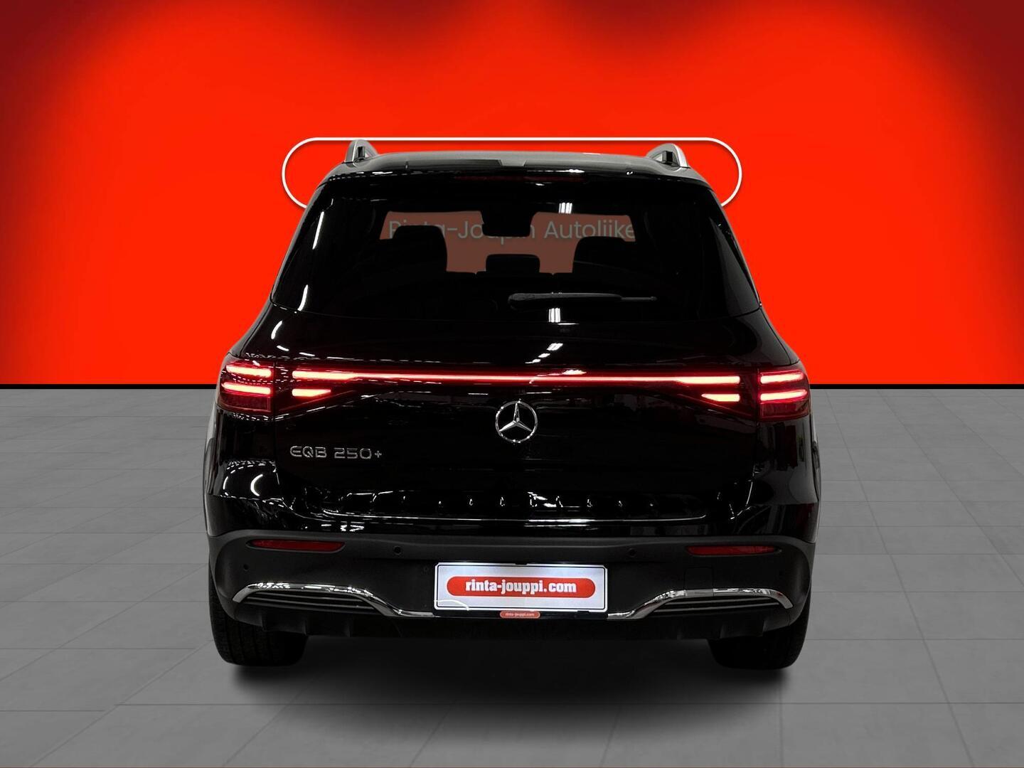 MERCEDES-BENZ EQB 2025