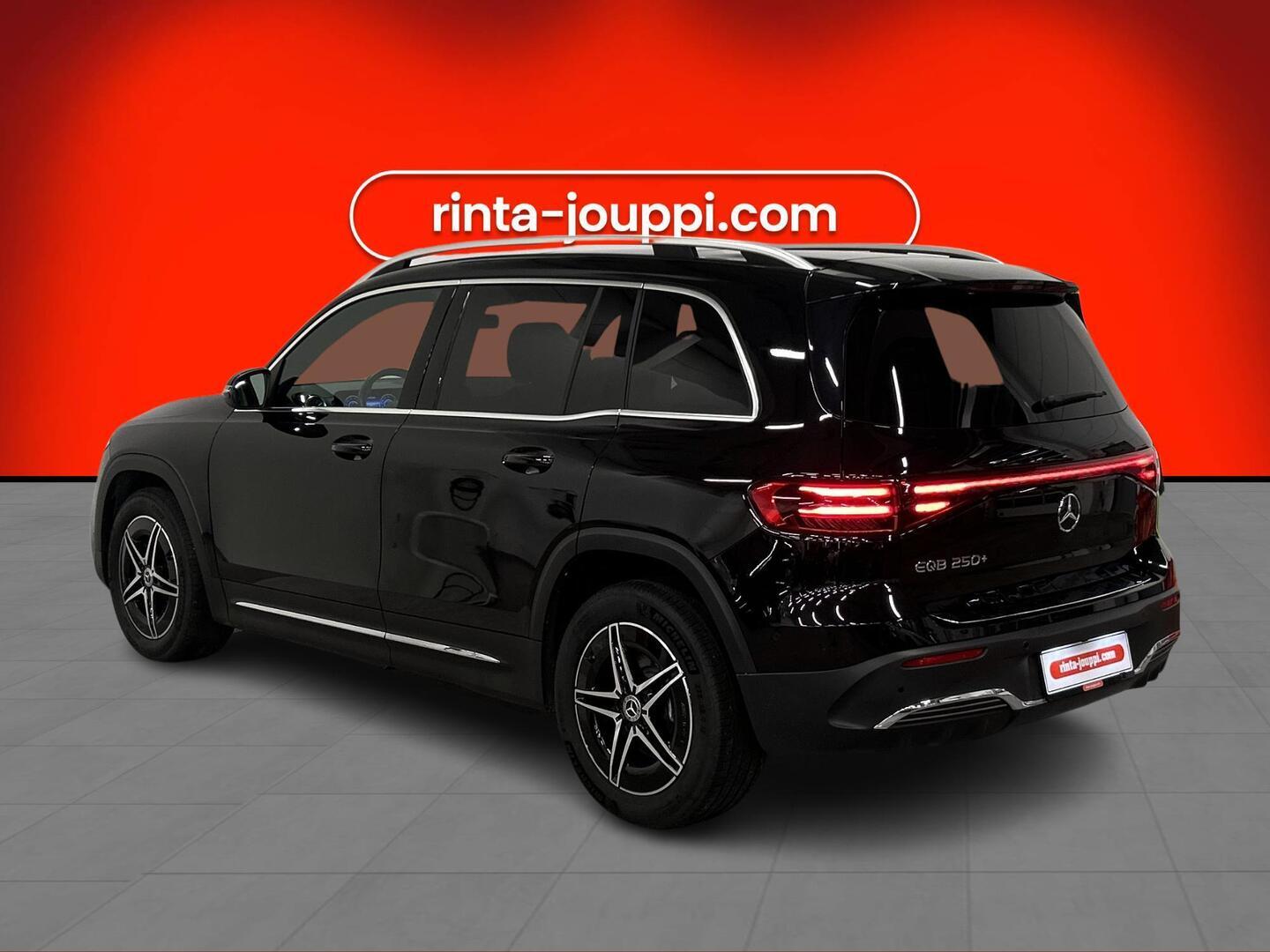 MERCEDES-BENZ EQB 2025