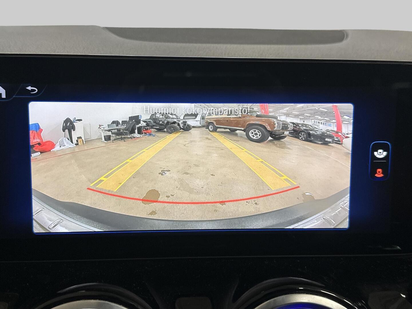 MERCEDES-BENZ EQA 2025