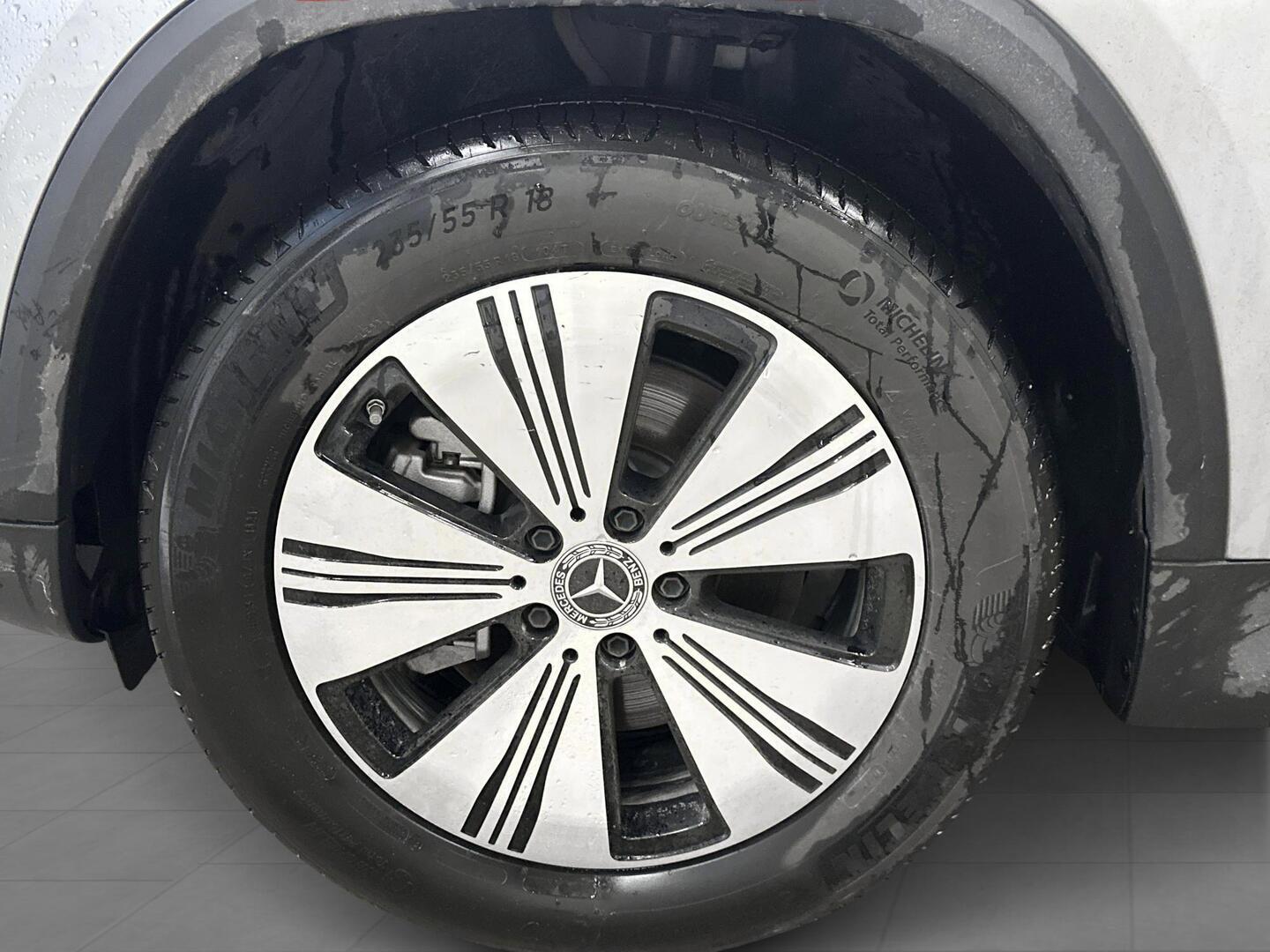 MERCEDES-BENZ EQA 2025