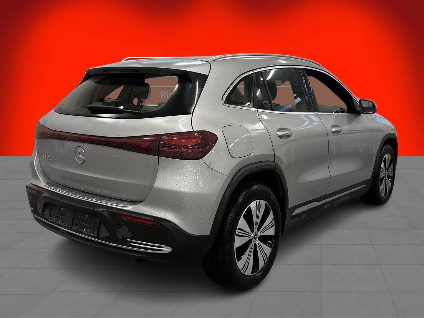 MERCEDES-BENZ EQA 2025