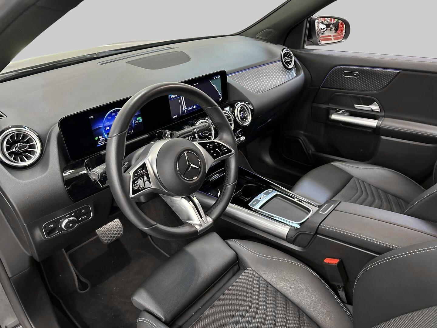 MERCEDES-BENZ EQA 2025