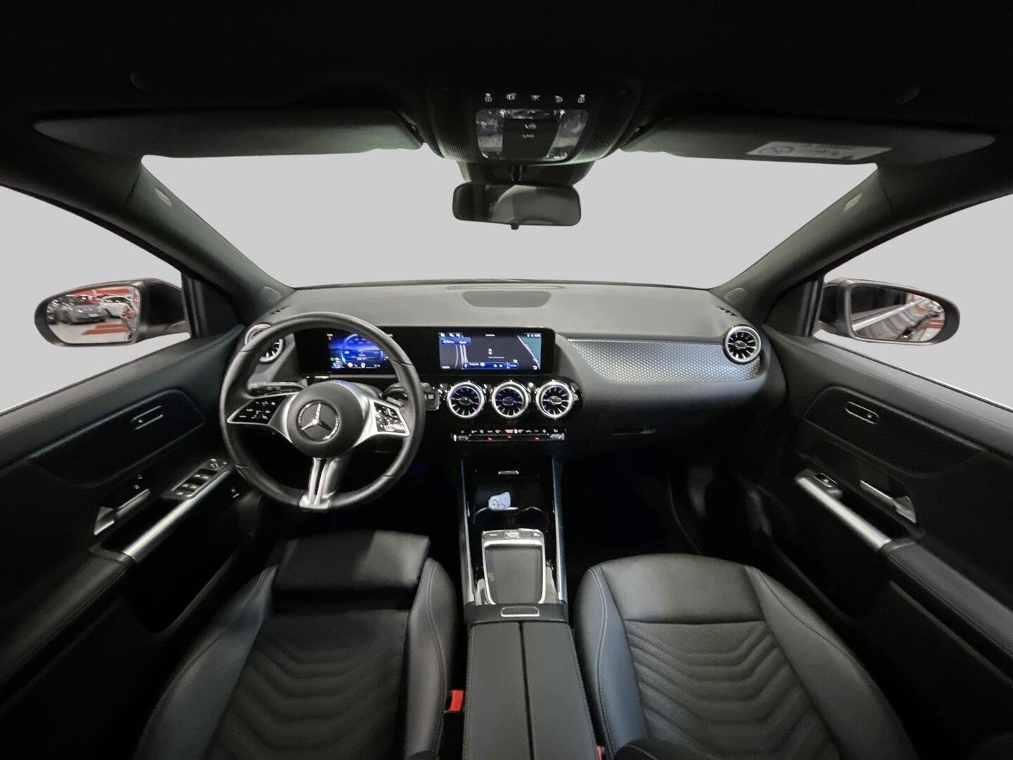 MERCEDES-BENZ EQA 2025