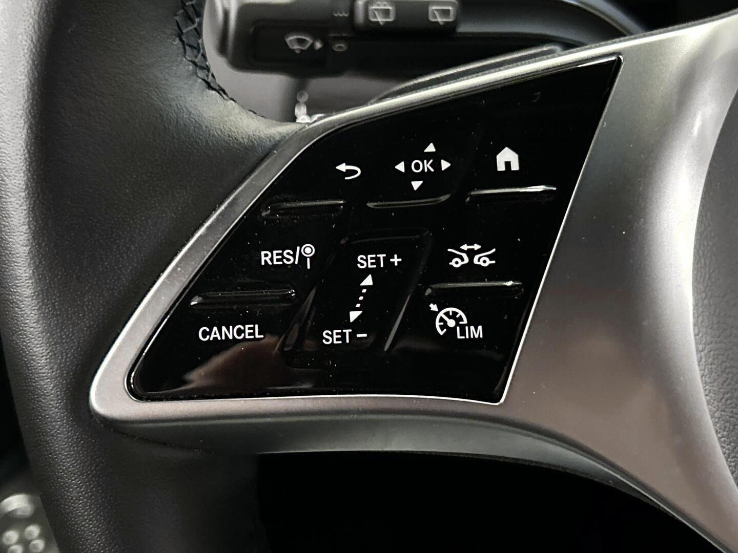 MERCEDES-BENZ EQA 2025