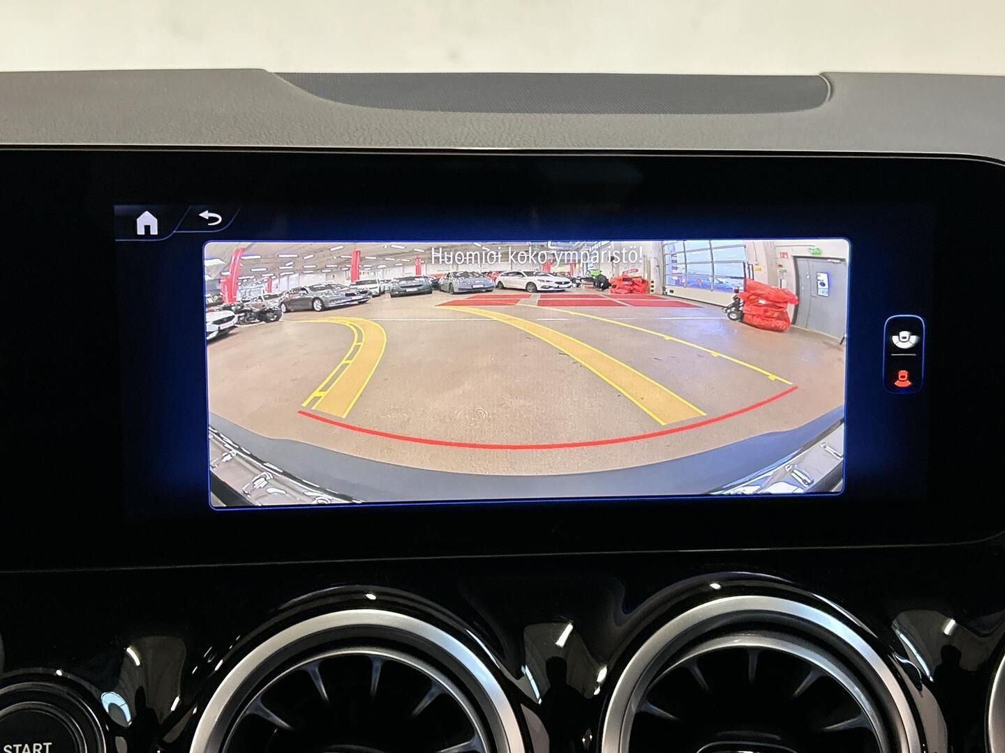 MERCEDES-BENZ EQA 2025