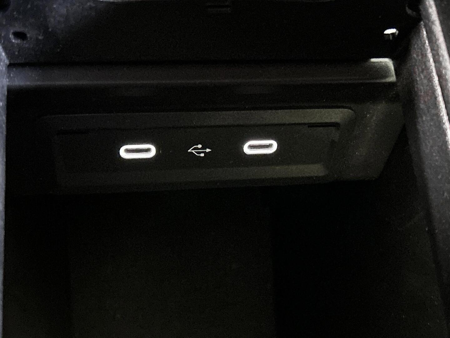 MERCEDES-BENZ EQA 2025