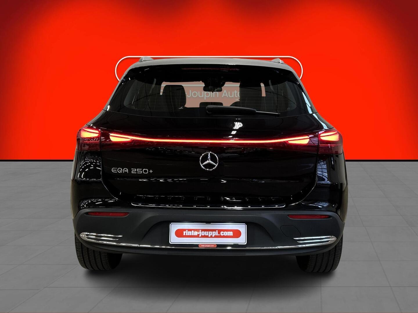 MERCEDES-BENZ EQA 2025