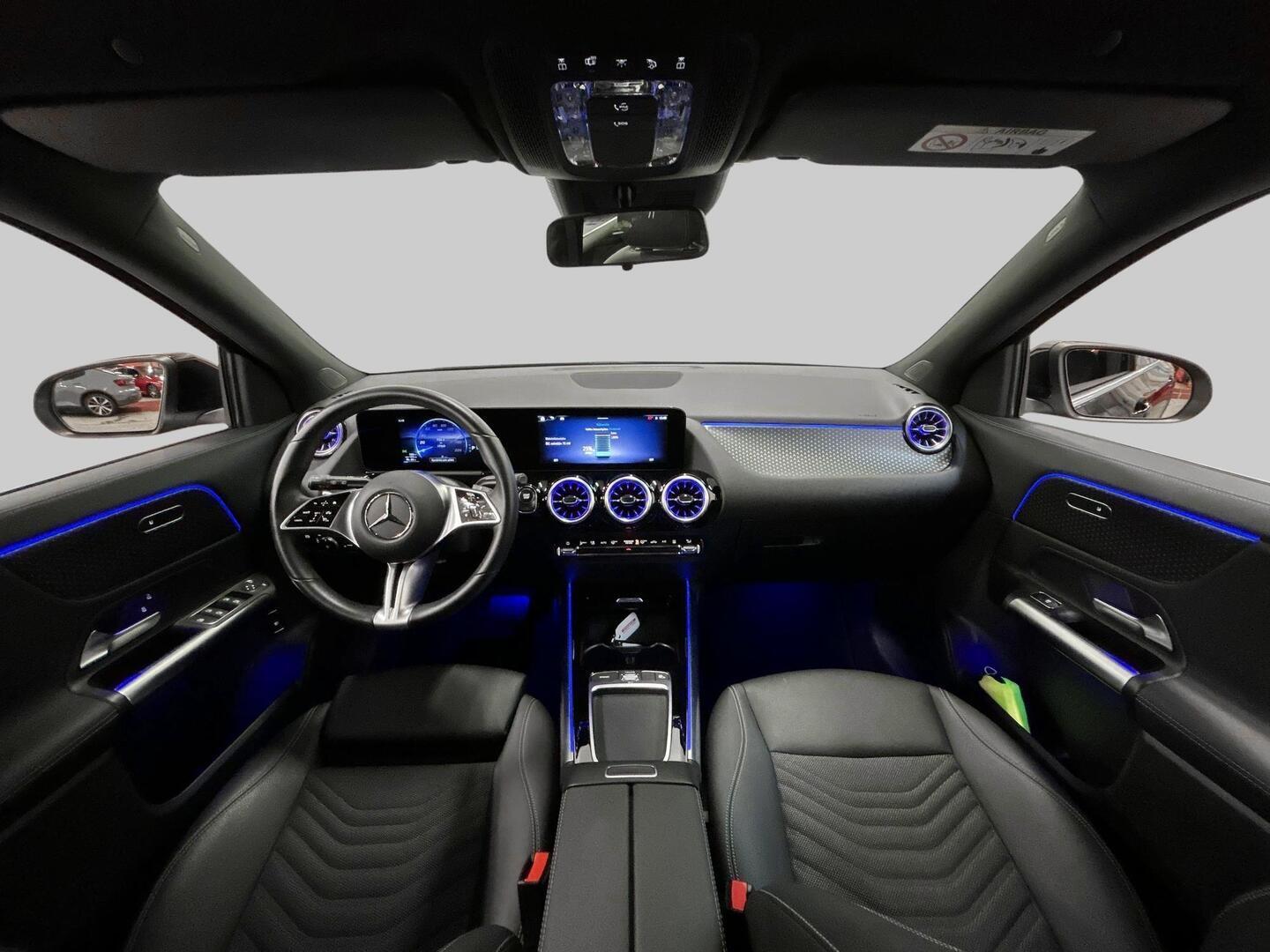 MERCEDES-BENZ EQA 2024