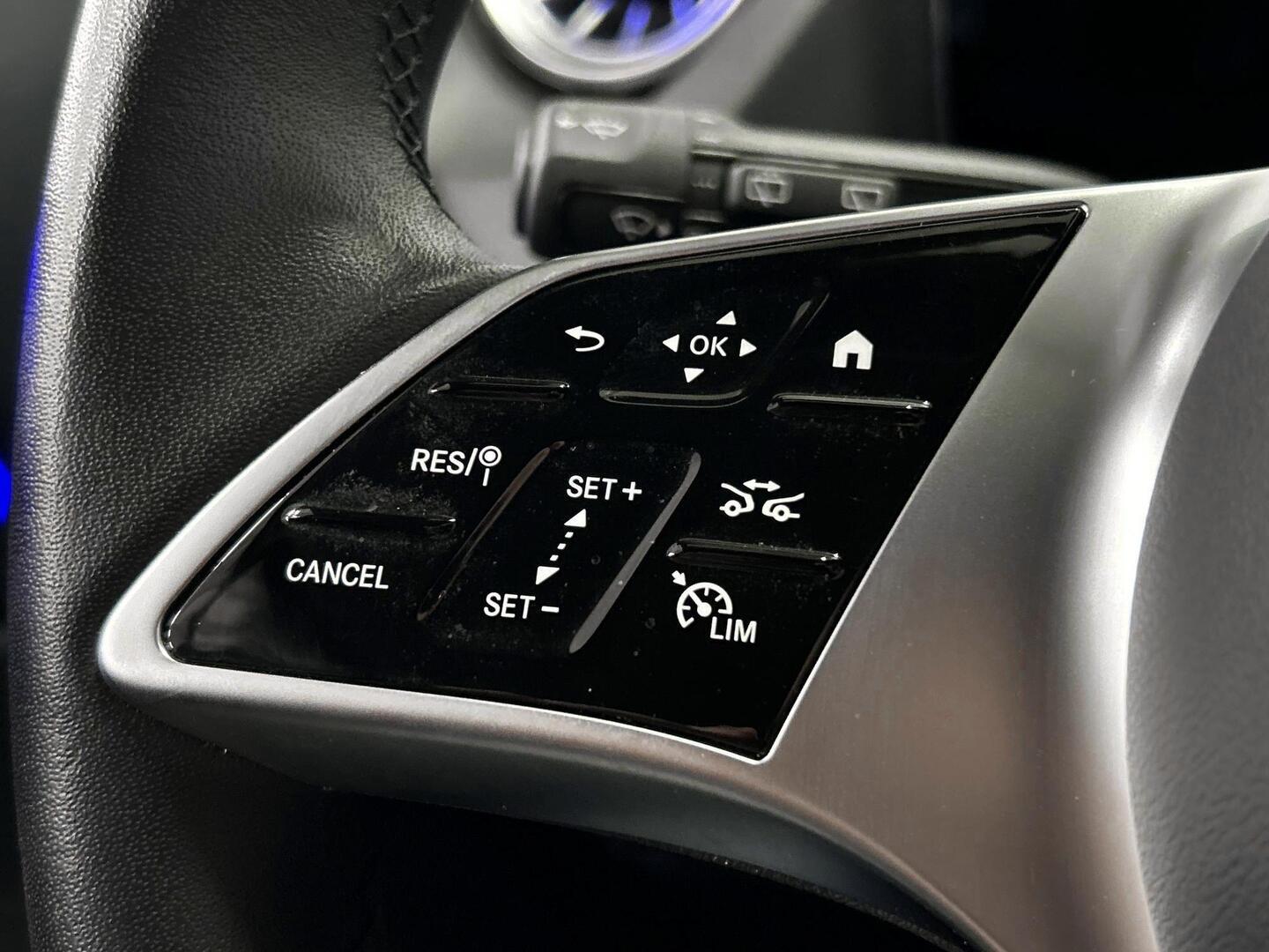 MERCEDES-BENZ EQA 2024