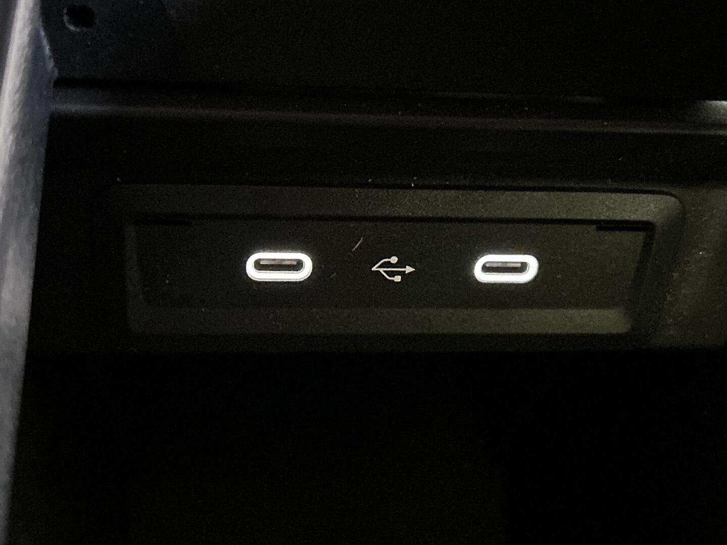 MERCEDES-BENZ EQA 2024