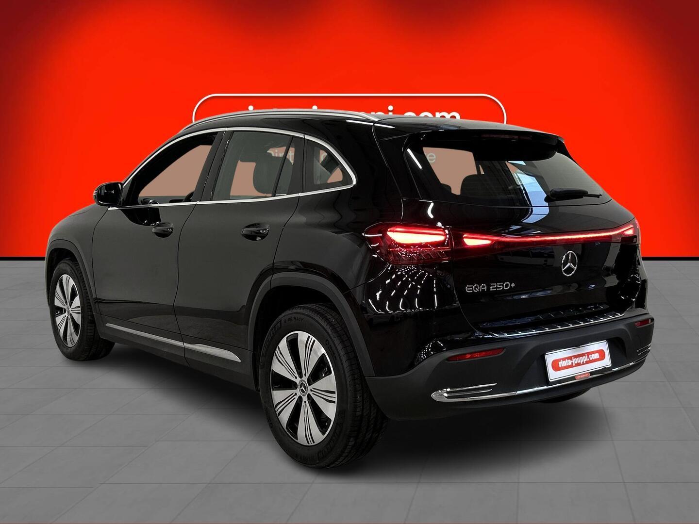 MERCEDES-BENZ EQA 2024