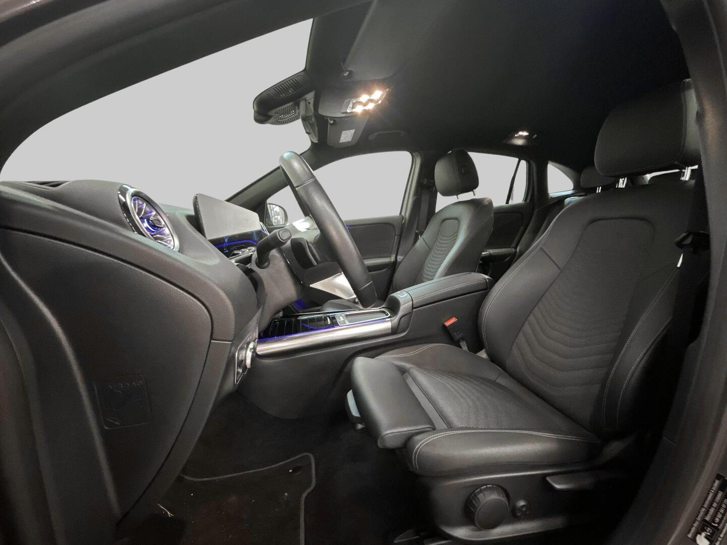 MERCEDES-BENZ EQA 2025