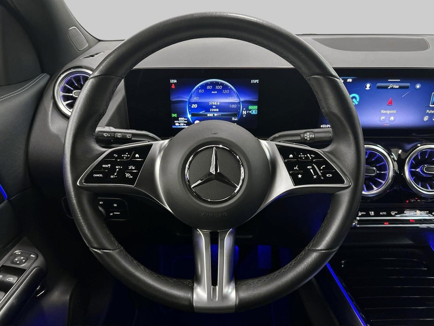 MERCEDES-BENZ EQA 2025