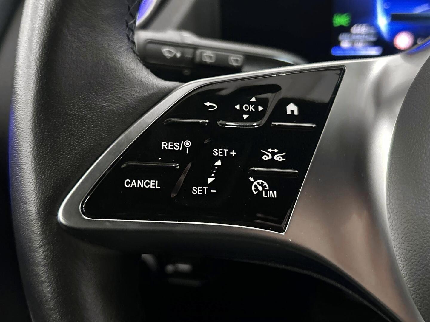 MERCEDES-BENZ EQA 2025