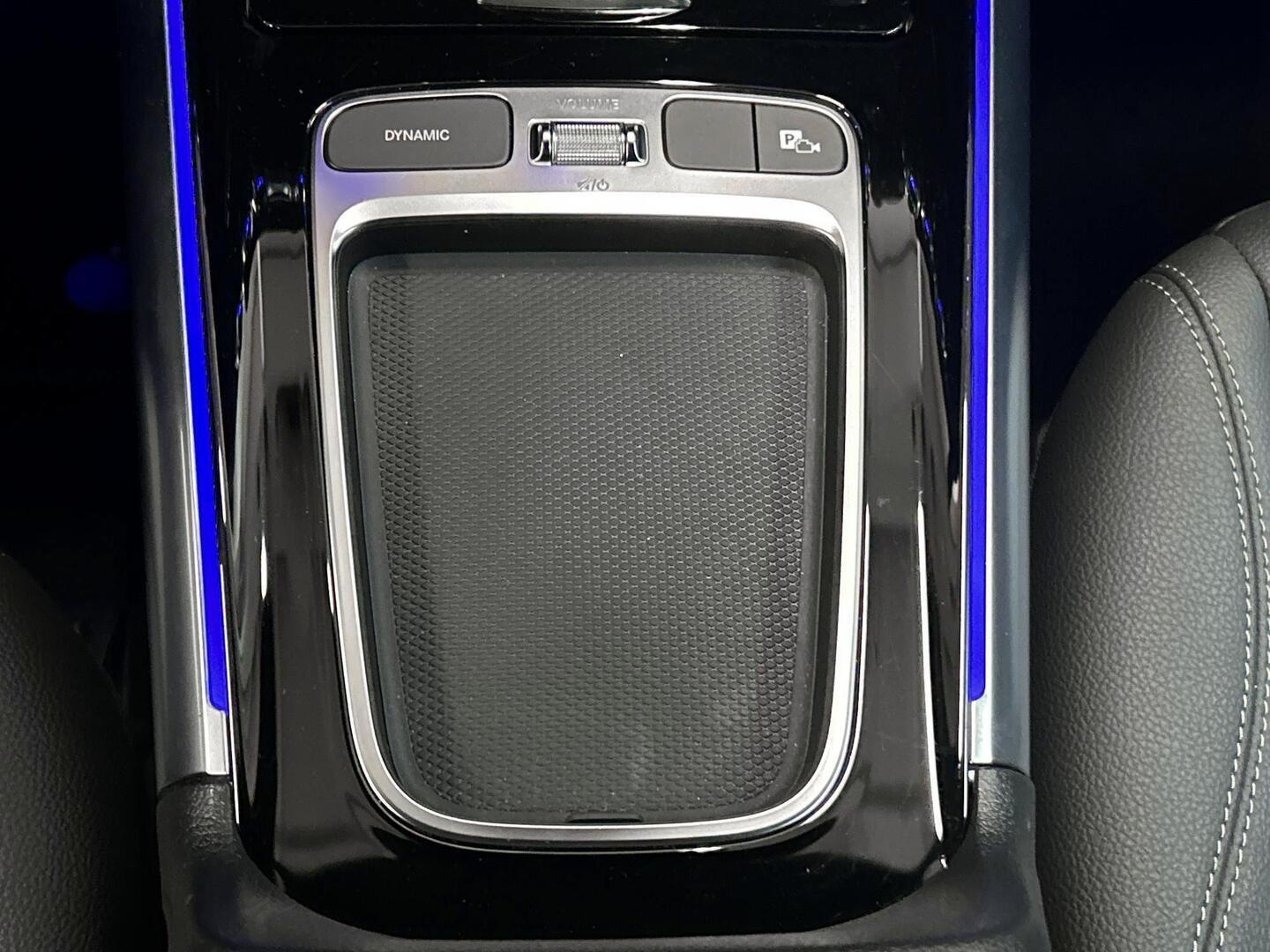 MERCEDES-BENZ EQA 2025