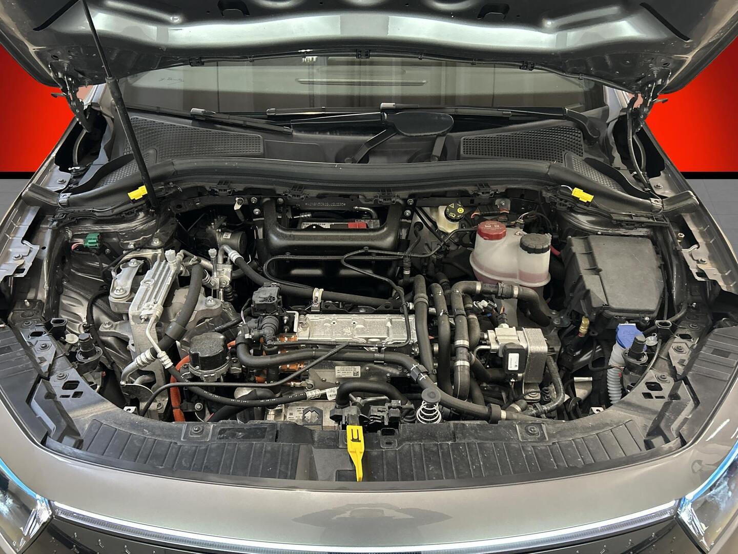 MERCEDES-BENZ EQA 2025