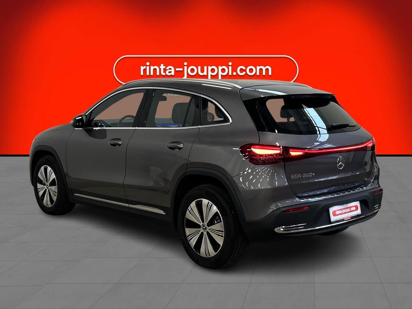 MERCEDES-BENZ EQA 2025