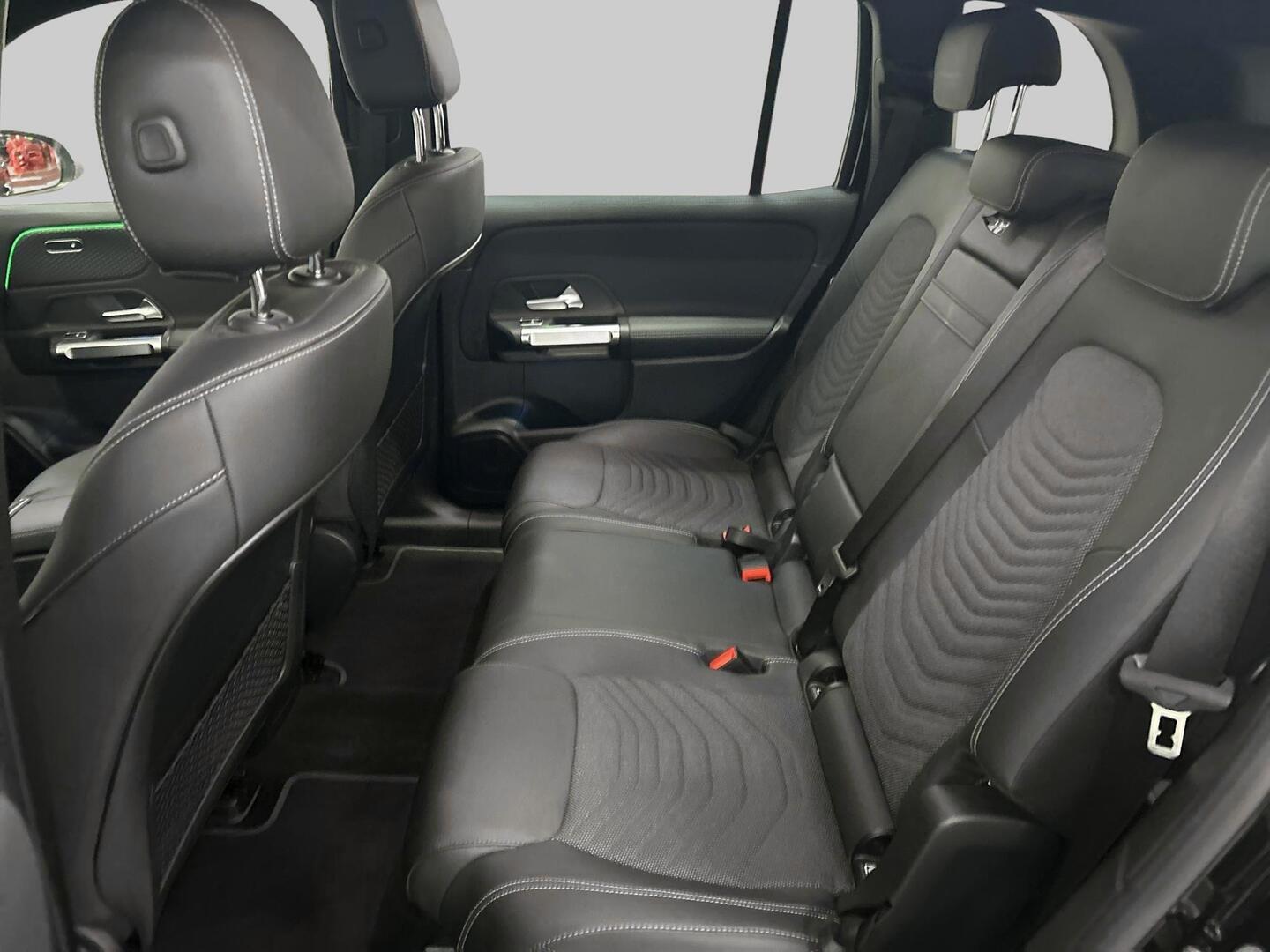 MERCEDES-BENZ EQB 2024