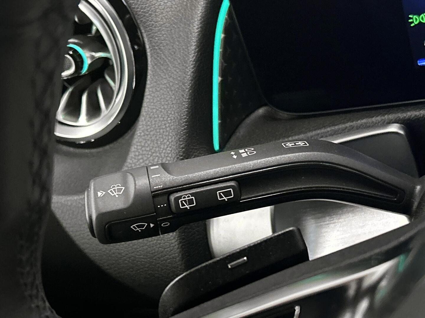 MERCEDES-BENZ EQB 2024