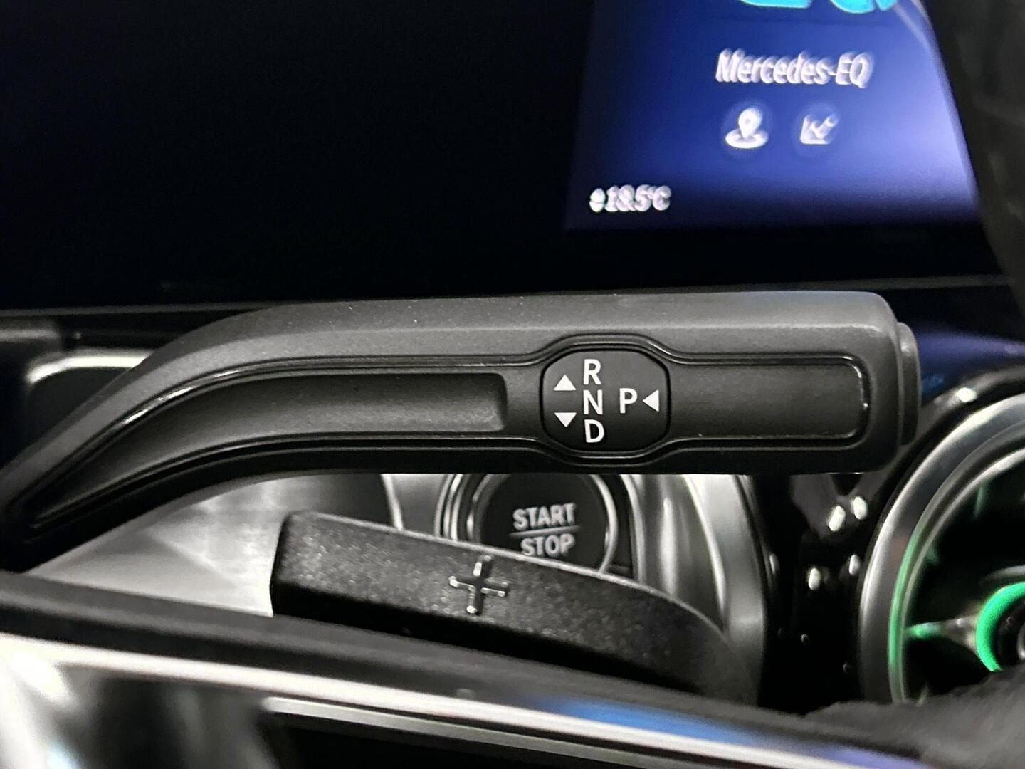 MERCEDES-BENZ EQB 2024