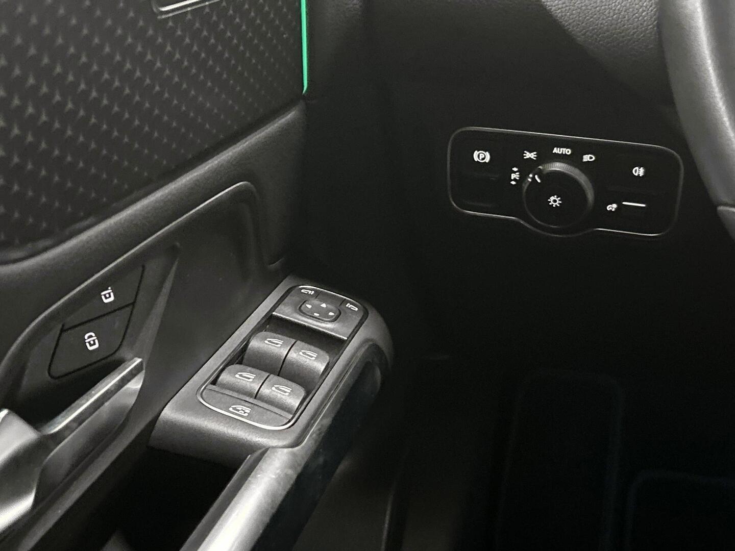 MERCEDES-BENZ EQB 2024