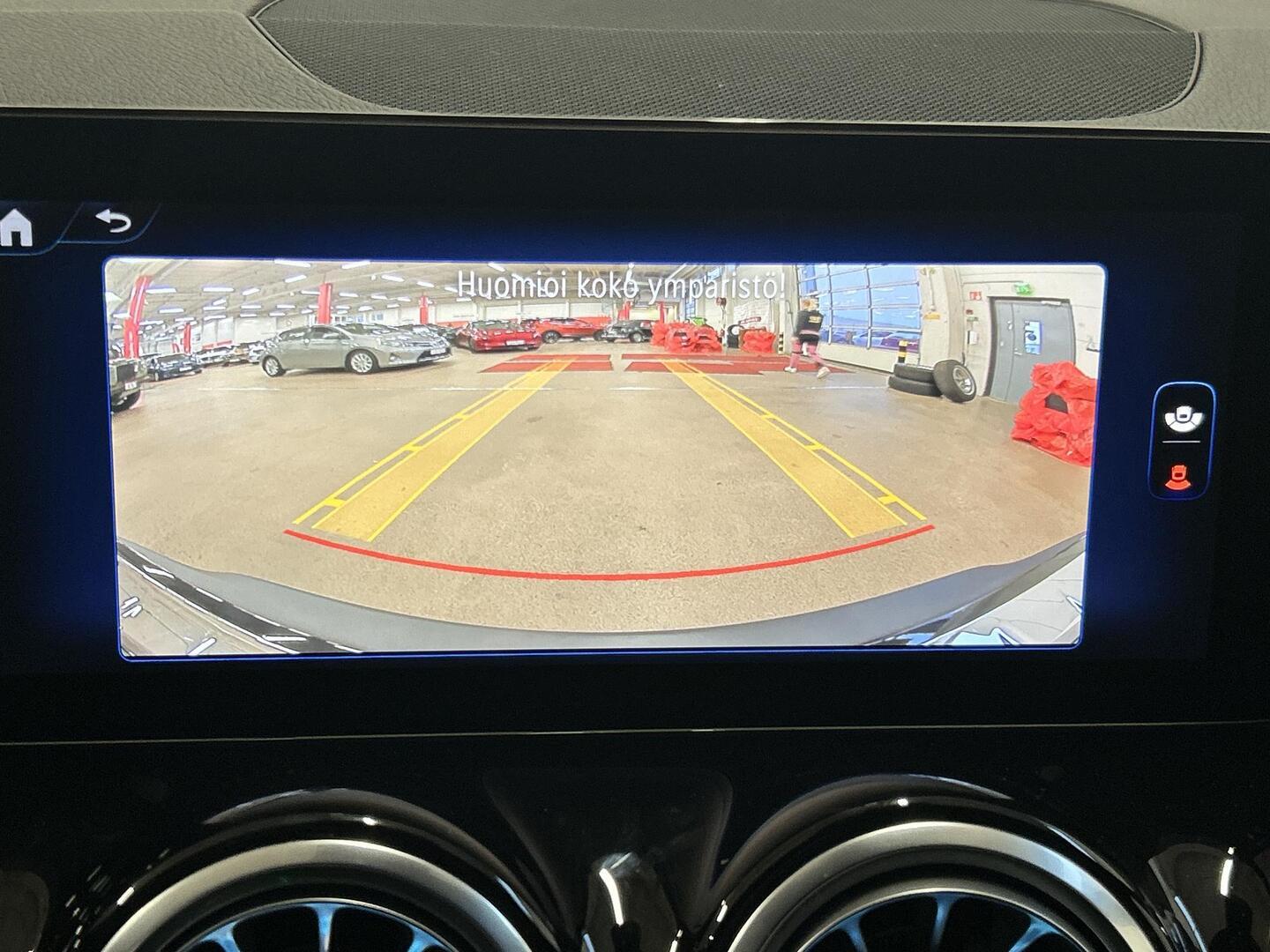 MERCEDES-BENZ EQB 2024