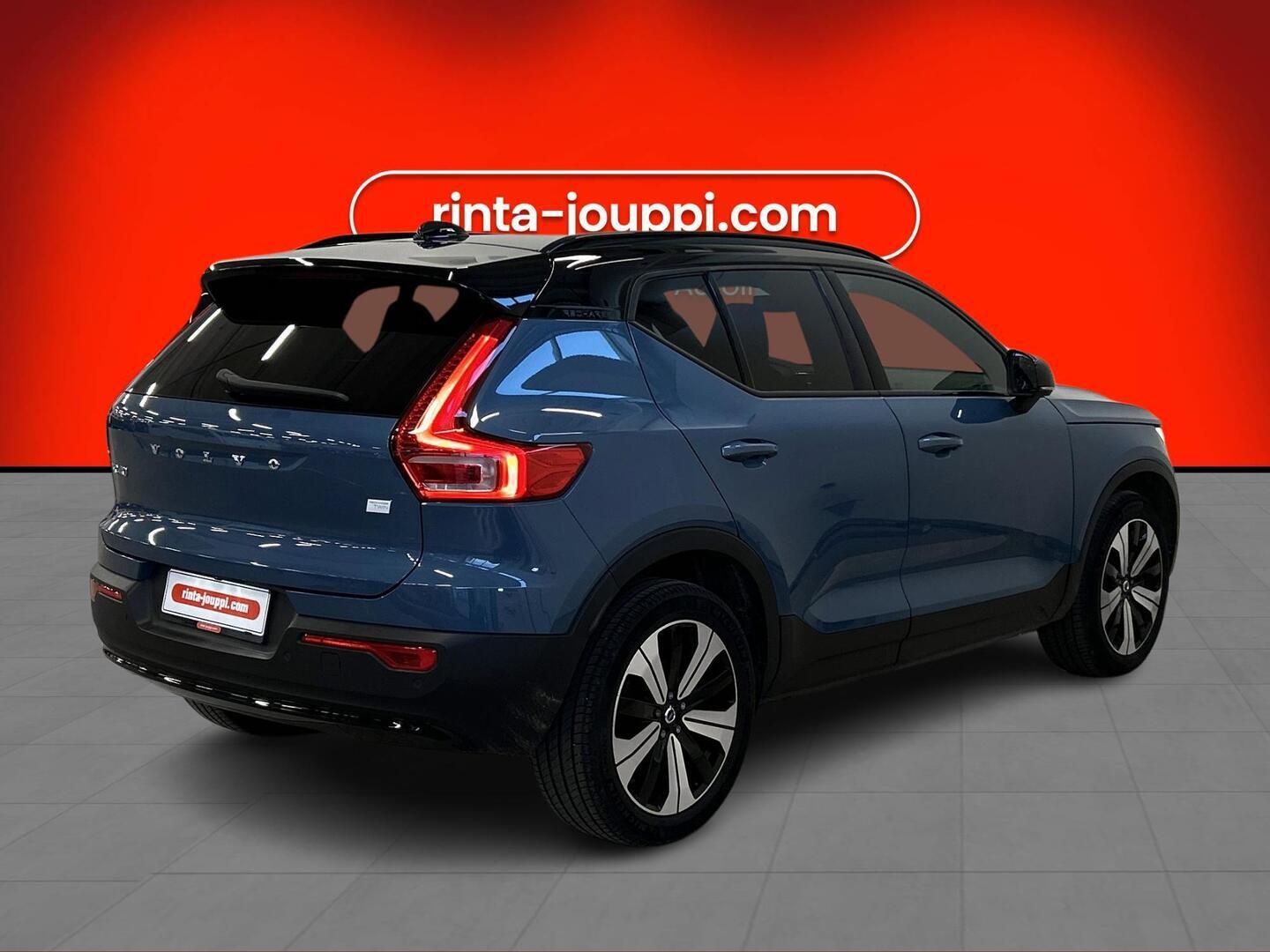 VOLVO XC40 2022