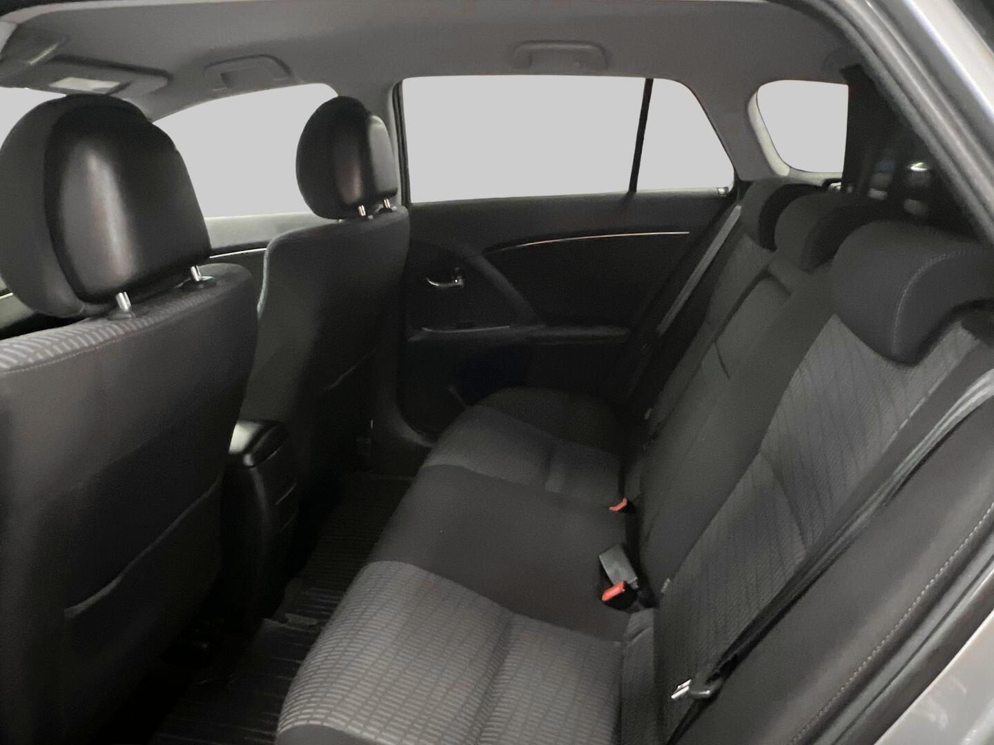 TOYOTA Avensis 2011