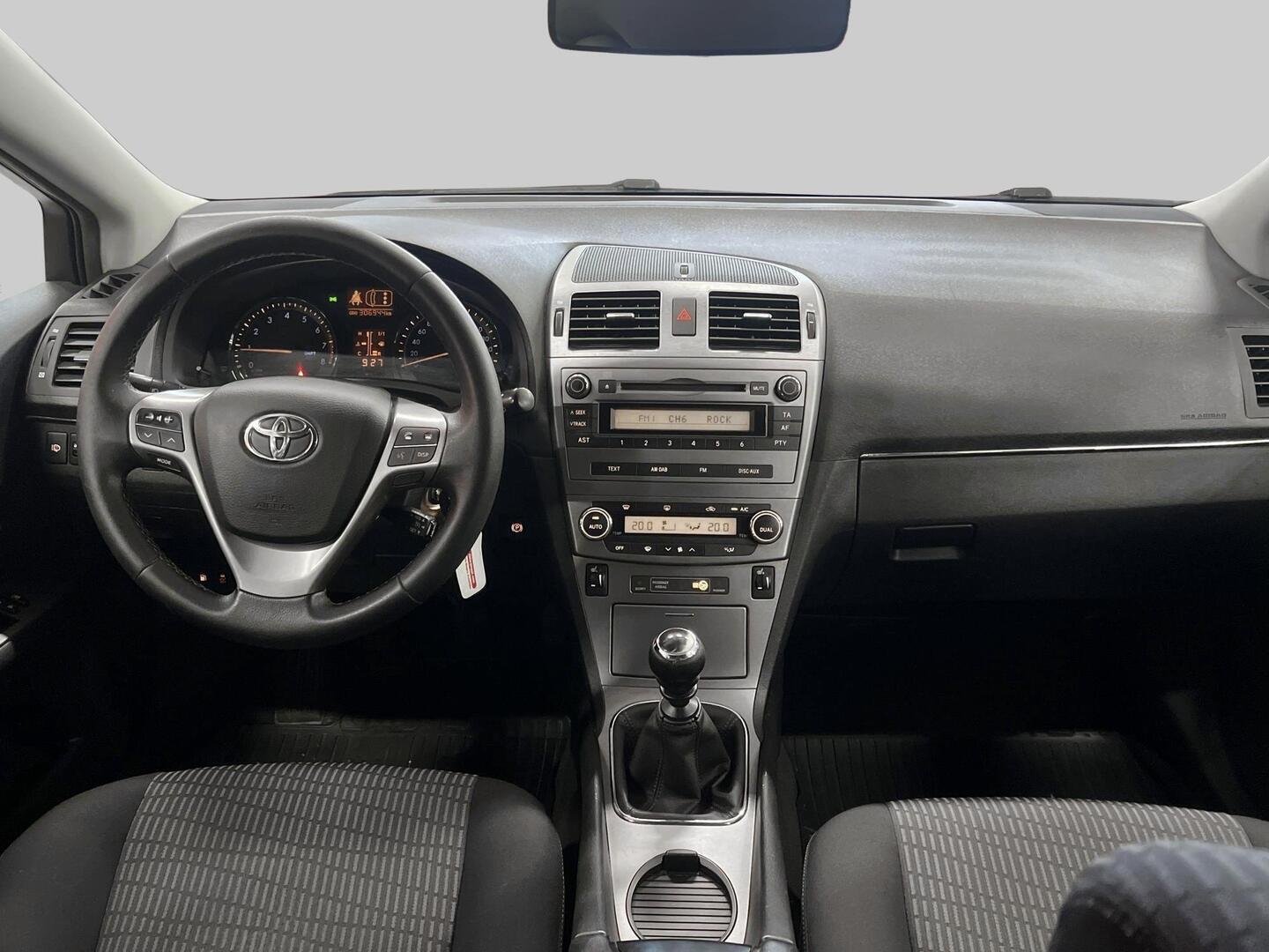 TOYOTA Avensis 2011