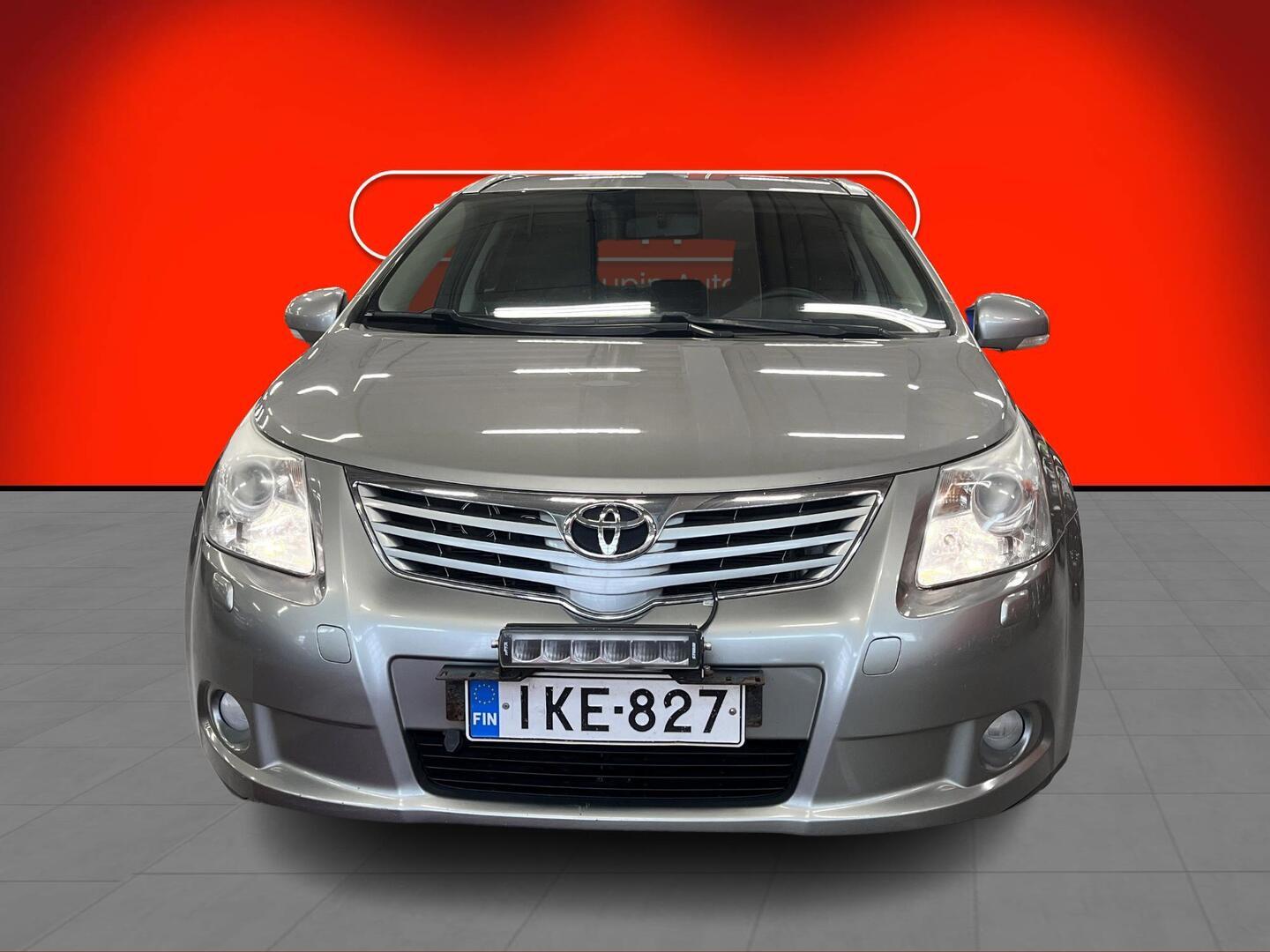 TOYOTA Avensis 2011