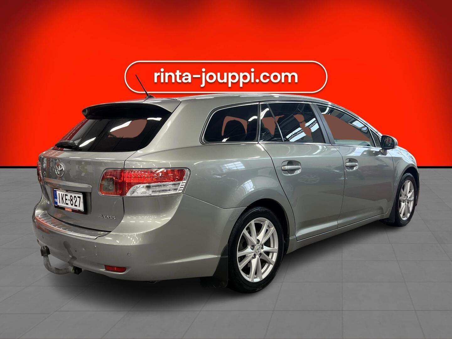 TOYOTA Avensis 2011