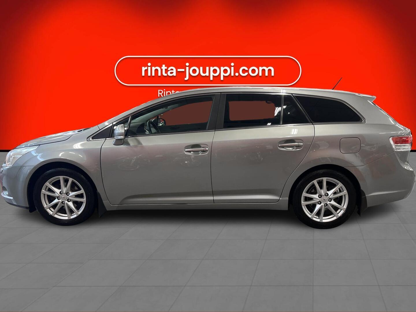 TOYOTA Avensis 2011