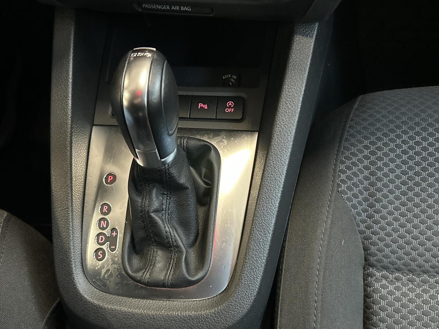 VOLKSWAGEN Jetta 2014