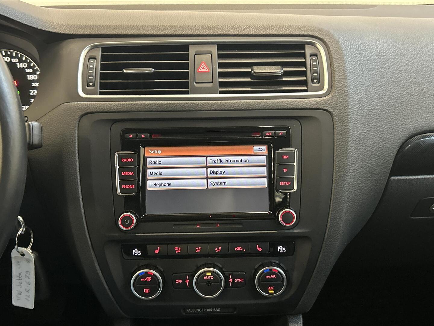 VOLKSWAGEN Jetta 2014