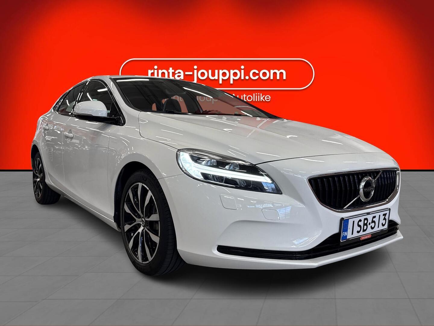 VOLVO V40 2019